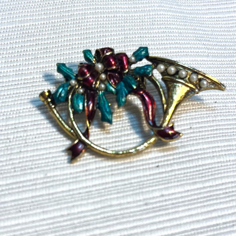Vintage Christmas Horn Brooch